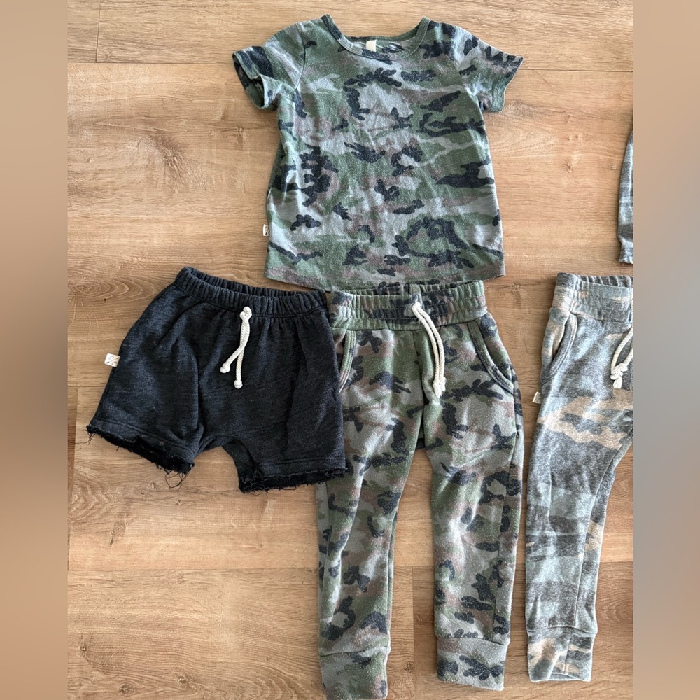 Childhoods clothing camo - Picture 2 of 5